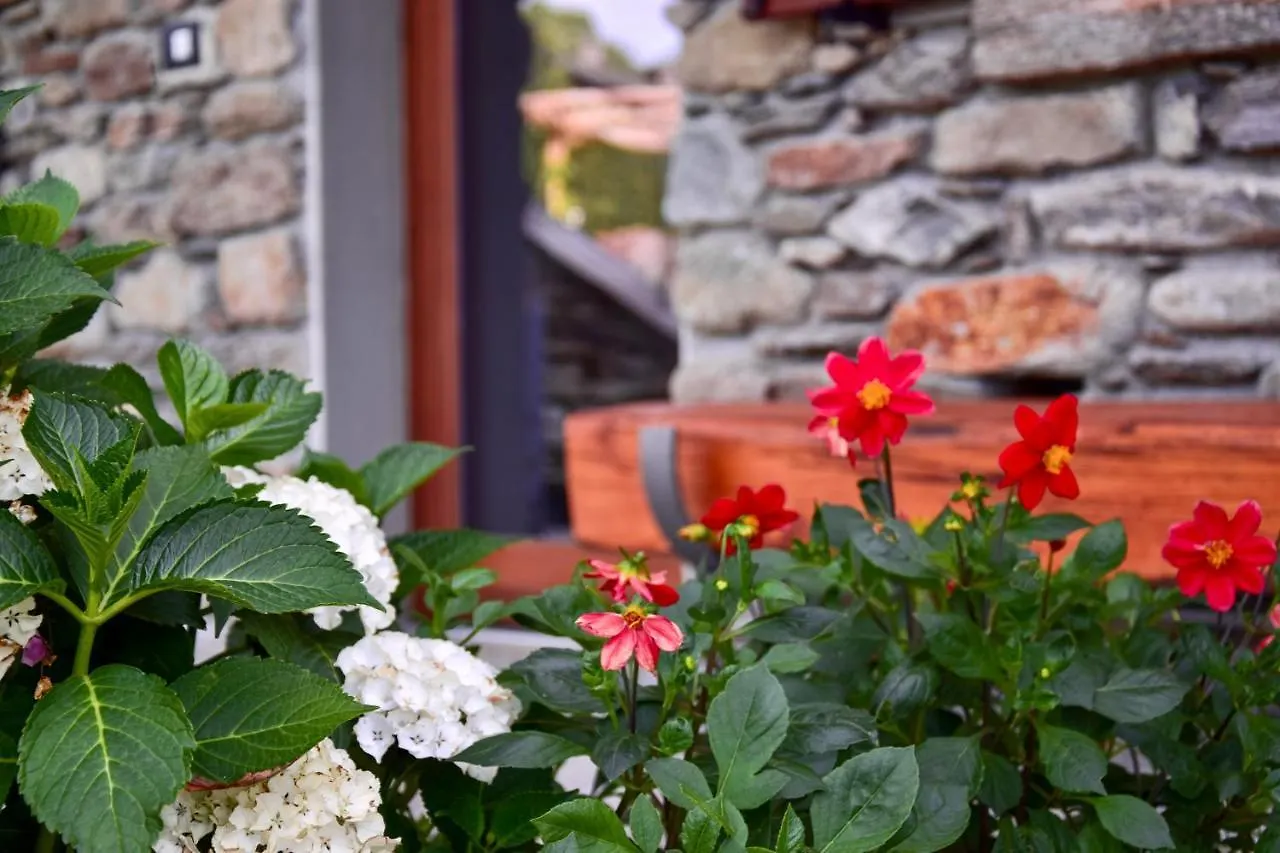 La Volta - Lake Como Heritage Home In Molino Maufet Watermill - Patio On The Garden Colico